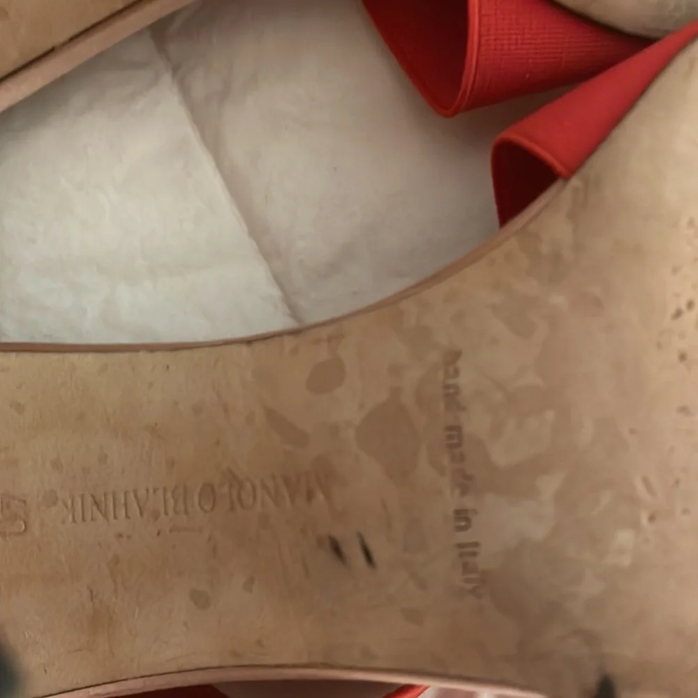 Gorgeous Manolo Blahnik heels - Picture 5 of 10
